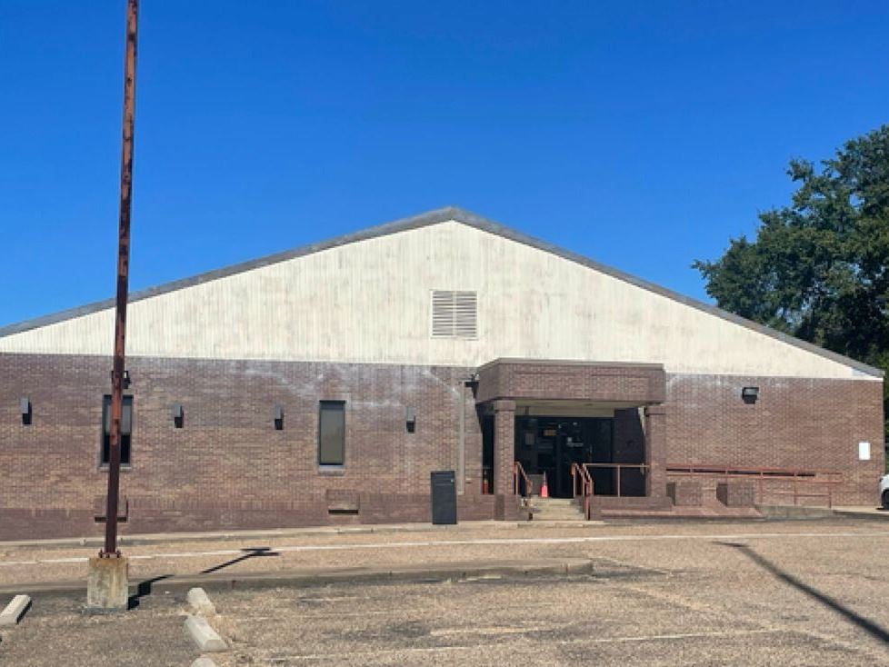 Warehouse on 1504 W Corsicana Street