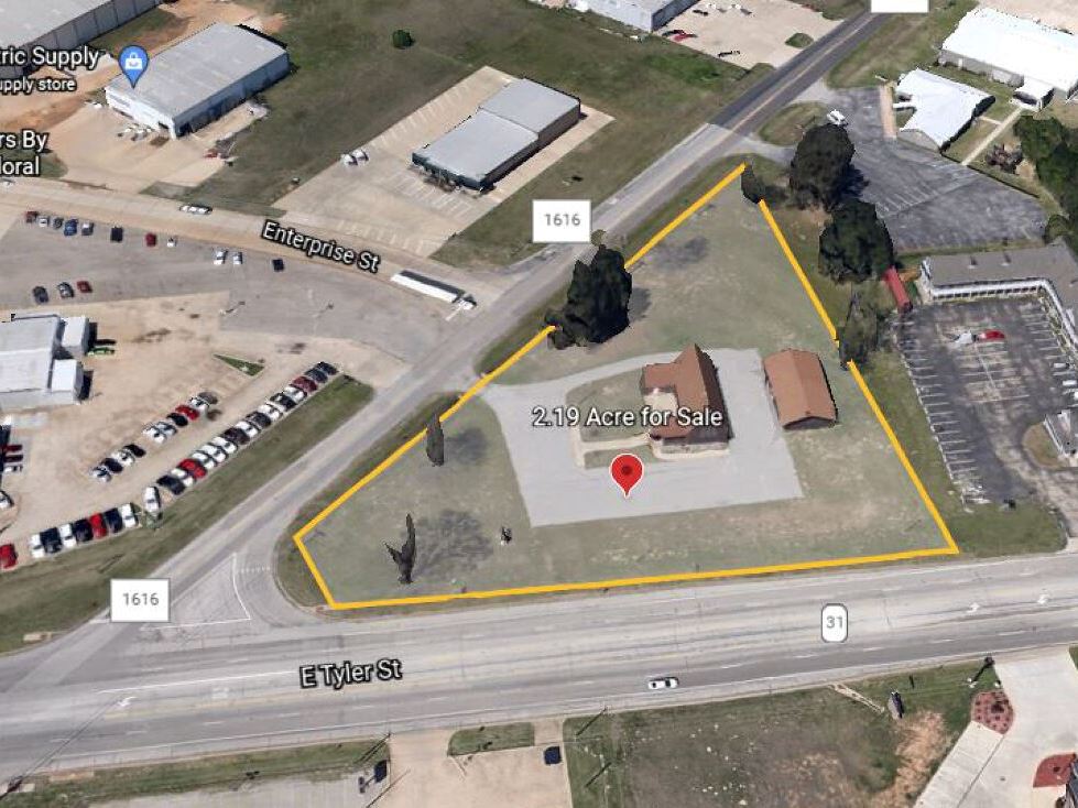 Photo of property at 1114 FM 1616.