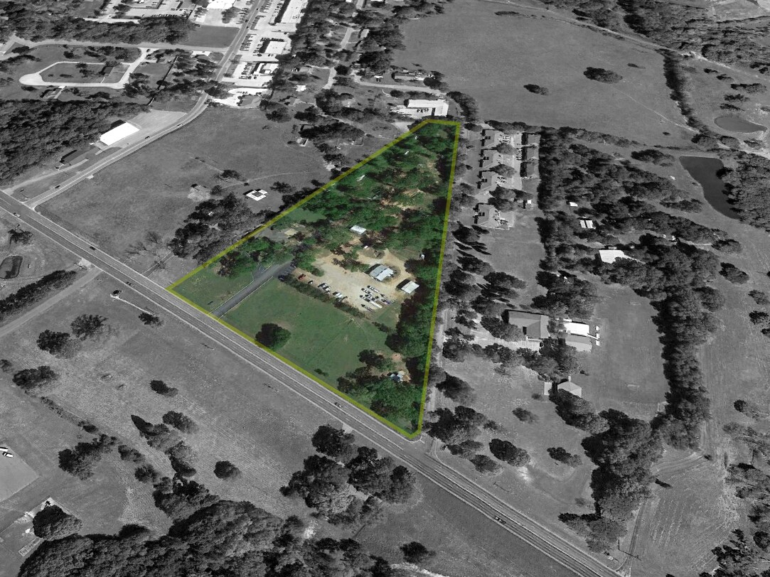 Aerial photo of 1301 East Corsicana Street.